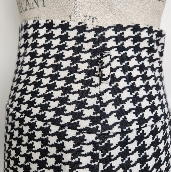 Vintage Houndstooth Pencil Skirt - Picture 9 of 10